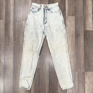 VINTAGE RIO Light Wash Tapered Jeans (9)